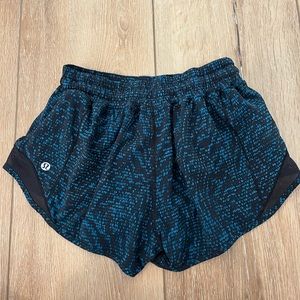 Lululemon hotty hot shorts size 4